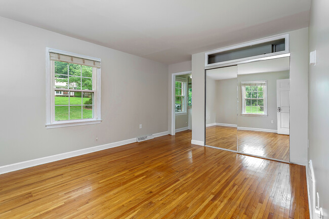 1818 Bonnie Ln in Charlotte, NC - Foto de edificio - Building Photo