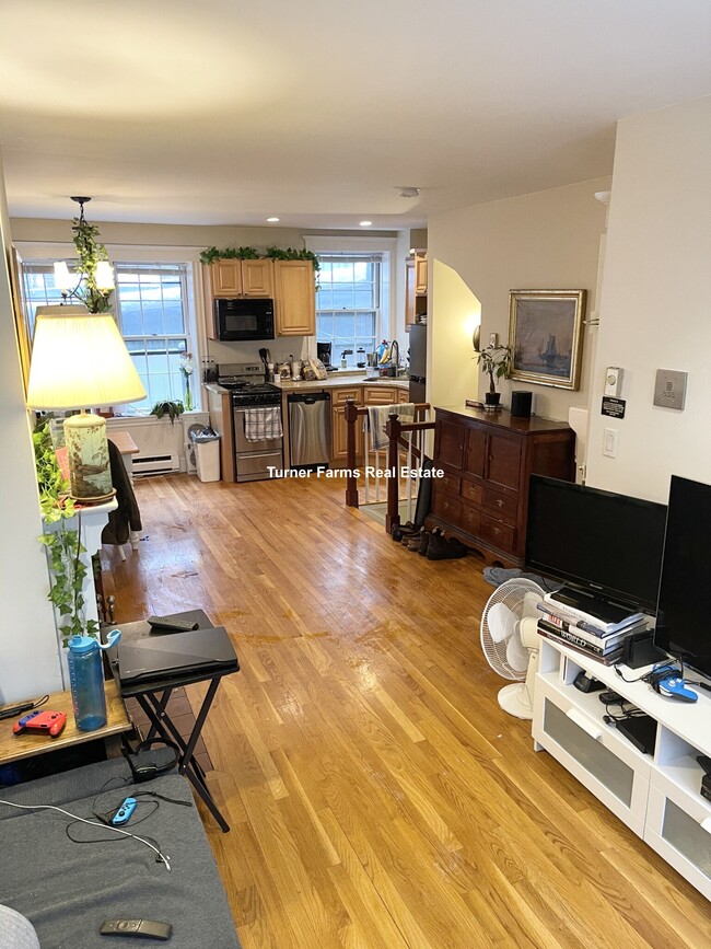 16 Cedar Lane Way, Unit 1