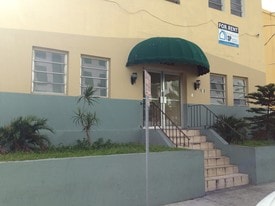 Marlin Manor Apartments in Miami, FL - Building Photo