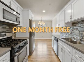 872 N Edgemont St in Los Angeles, CA - Building Photo