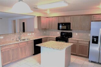 5213 Mirror Lake Dr in Haltom City, TX - Building Photo - Building Photo
