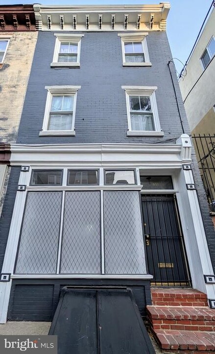 631 N 21st St in Philadelphia, PA - Building Photo