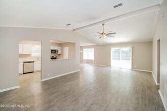 7850 Blank Dr N in Jacksonville, FL - Building Photo - Building Photo
