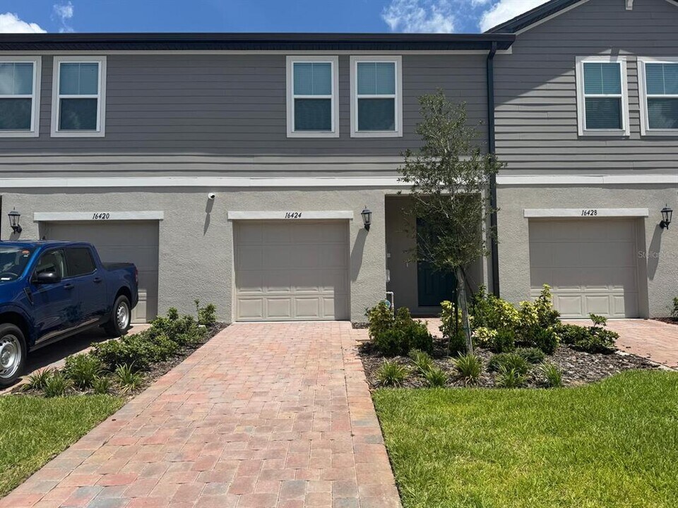 16424 Happy Eagle Dr in Four Corners, FL - Building Photo