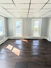 17 Autumn St in Gardiner, ME - Building Photo - Building Photo