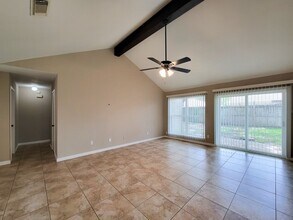 10010 Sagecanyon Dr in Houston, TX - Building Photo - Building Photo