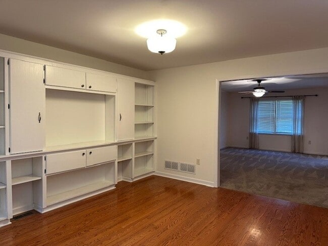 5035 Mendenhall Dr. in Mechanicsburg, PA - Building Photo - Building Photo