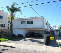5327 Auckland Ave in North Hollywood, CA - Foto de edificio - Building Photo