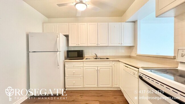 18 Holborn Ct in Kitchener, ON - Building Photo - Building Photo