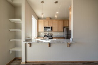 407 S Kansas Loop in East Wenatchee, WA - Foto de edificio - Building Photo