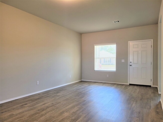 21215 Winding Brook in Harrah, OK - Building Photo - Building Photo