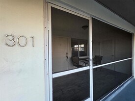 300 Layne Blvd, Unit 3013 in Hallandale Beach, FL - Building Photo