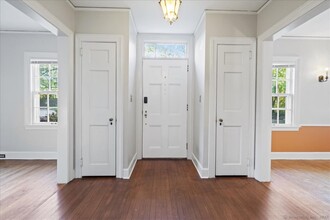 8 Arlington Heights in Norwich, CT - Building Photo - Building Photo