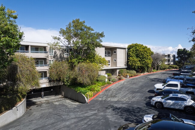 Oakview in San Mateo, CA - Building Photo - Building Photo