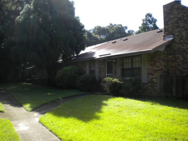 property at 1440 N 61st Ave