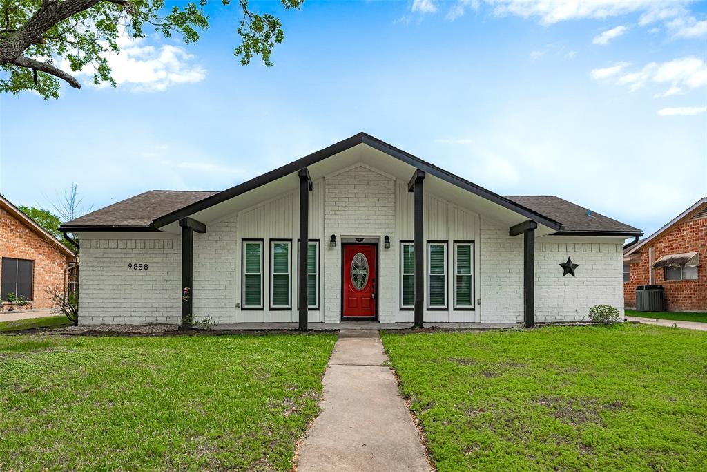 9858 Sageaspen Ln in Houston, TX - Building Photo