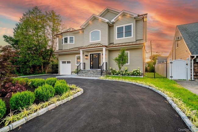 60 Ramble Ln in Levittown, NY - Building Photo - Building Photo