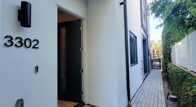 3302 Aria Ln in Los Angeles, CA - Building Photo - Building Photo