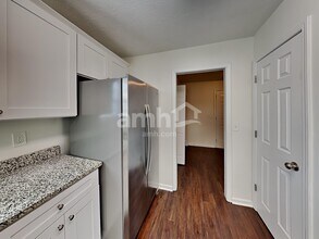 621 Everlasting Way in Locust Grove, GA - Foto de edificio - Building Photo