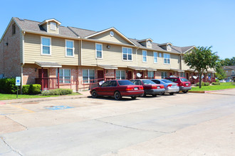 Brazos Bend Villa in Richmond, TX - Building Photo - Building Photo