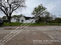 209 E San Saba Ave photo'