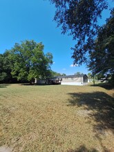 1035 Washington Ave in Graceville, FL - Building Photo - Building Photo