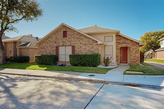 18951 Ravenglen Ct in Dallas, TX - Building Photo - Building Photo