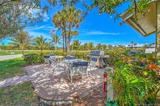5537 NE Gulfstream Way in Stuart, FL - Building Photo - Building Photo