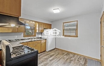 5844 Washburn Ave S in Minneapolis, MN - Building Photo - Building Photo