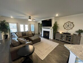 7011 Nearpath Dr NW in Huntsville, AL - Building Photo - Building Photo