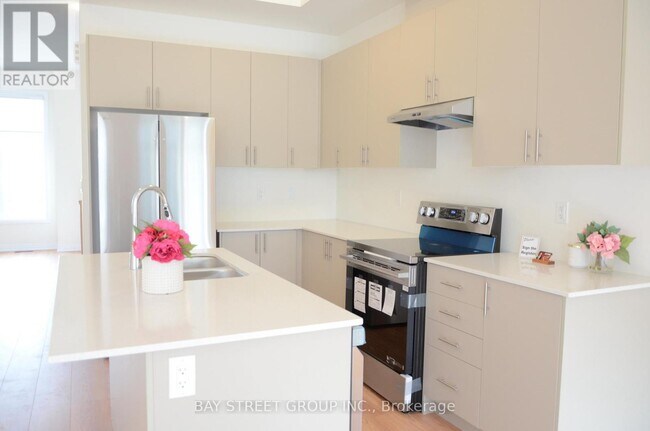 3 Russel Wice Ave. in Richmond Hill, ON - Building Photo - Building Photo
