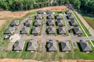 100 Quiet Pine Cir in Oxford, MS - Building Photo - Building Photo