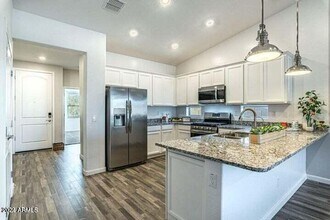 12480 W Myrtle Ct in Glendale, AZ - Building Photo - Building Photo