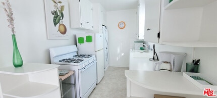 7925 Norton Ave in West Hollywood, CA - Building Photo - Building Photo