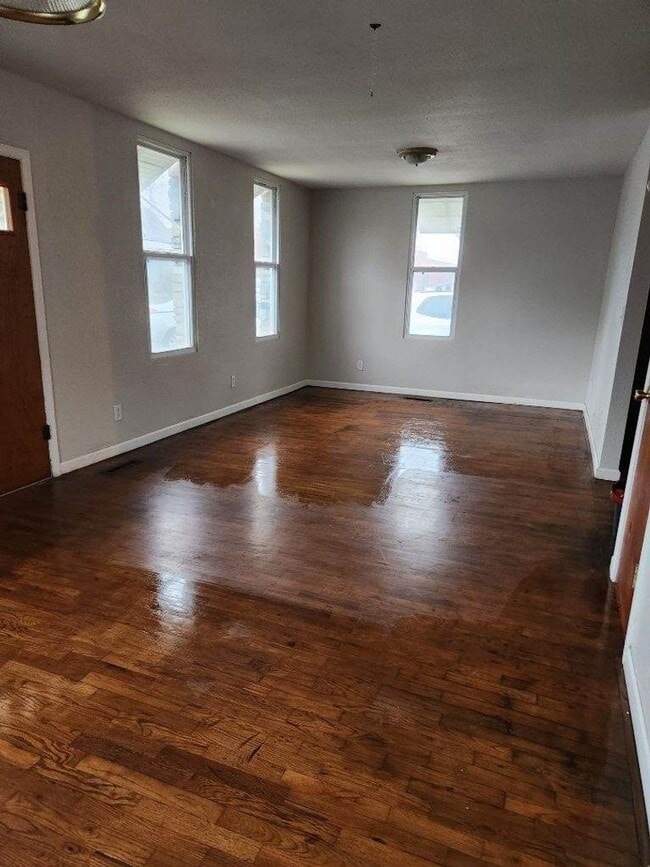 308 E Wilson St in Carterville, MO - Building Photo - Building Photo