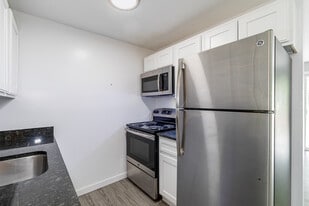 High Meadow in Ellington, CT - Building Photo