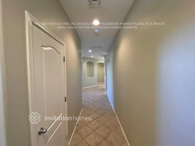 17682 W Cavedale Dr in Surprise, AZ - Building Photo - Building Photo