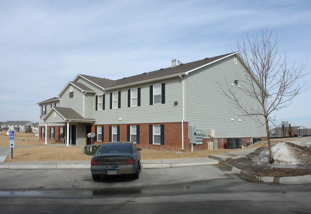 The Village at Papillion in Papillion, NE - Foto de edificio