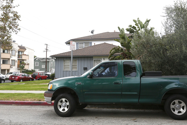 10503 Woodbine St in Los Angeles, CA - Building Photo - Building Photo