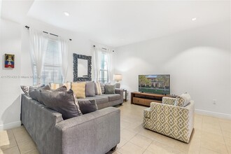1119 SW 147th Ave in Pembroke Pines, FL - Building Photo - Building Photo