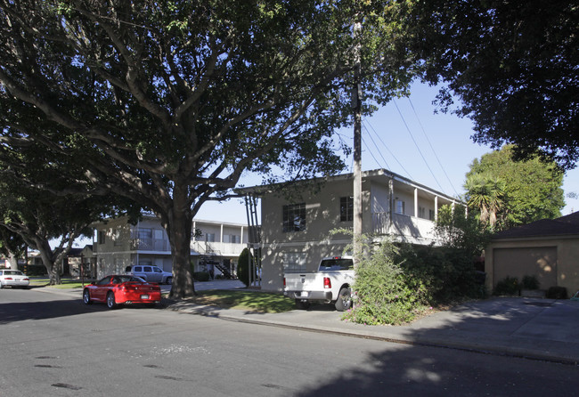 Ritchie's Apartments in Salinas, CA - Building Photo - Building Photo