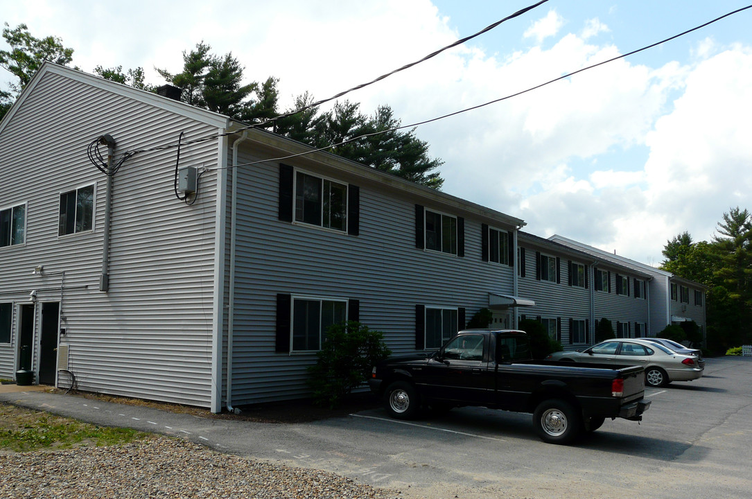 89 Plympton St in Middleboro, MA - Building Photo