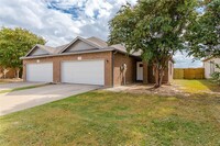 328 Blake Ln in Midlothian, TX - Foto de edificio - Building Photo