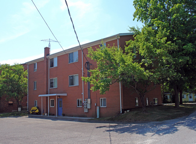 90 W Church St in Cedarville, OH - Building Photo - Building Photo