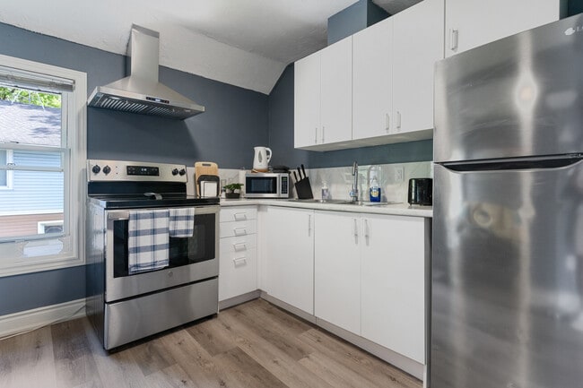 5428 Second Avenue in Niagara Falls, ON - Building Photo - Building Photo