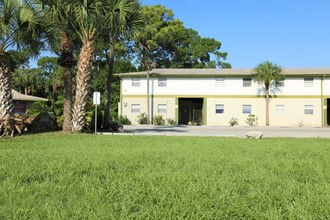 Harbor Palms in Ft. Myers, FL - Building Photo - Building Photo