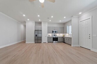 865 Limmer Loop in Hutto, TX - Building Photo - Building Photo