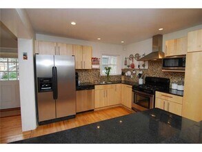 5010 Shoalwood Ave in Austin, TX - Building Photo - Building Photo