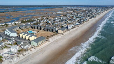 918 N New River Dr in Surf City, NC - Foto de edificio - Building Photo