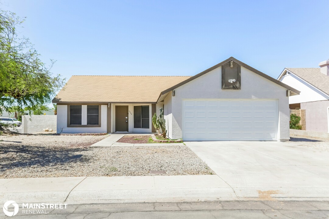 7220 W Tuckey Ln in Glendale, AZ - Building Photo